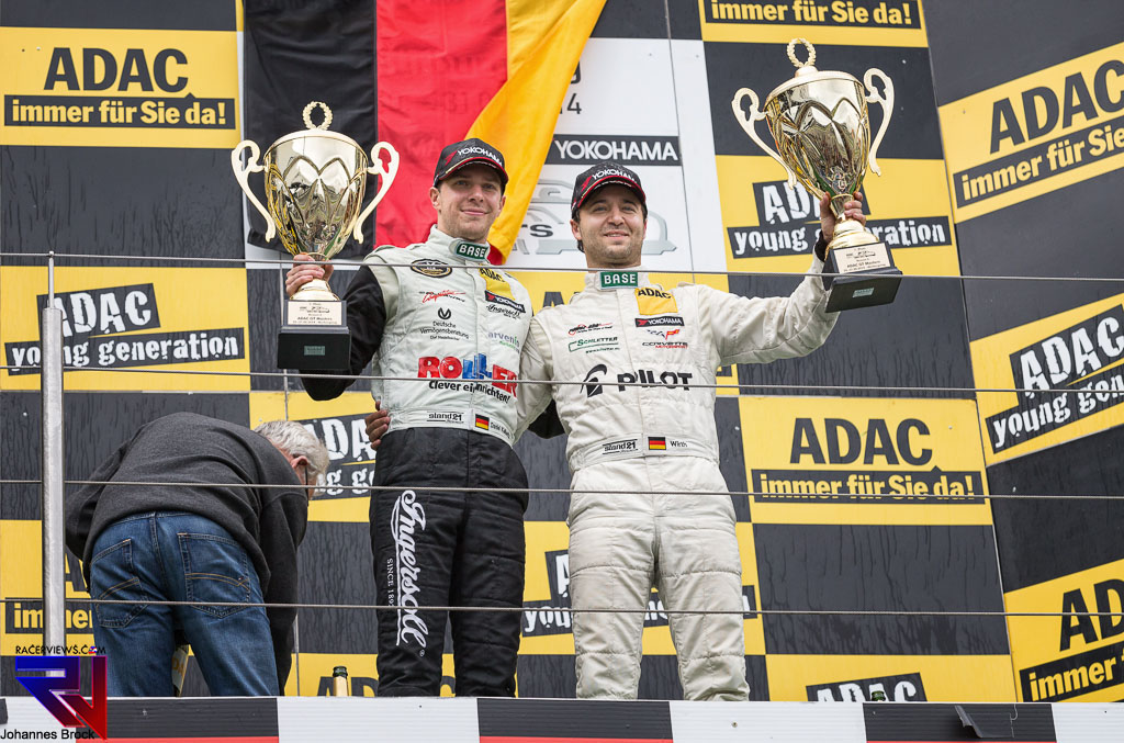 Andreas Wirth celebrates his win with Daniel Keilwitz at the Nurburgring (photo: Johannes Brock)